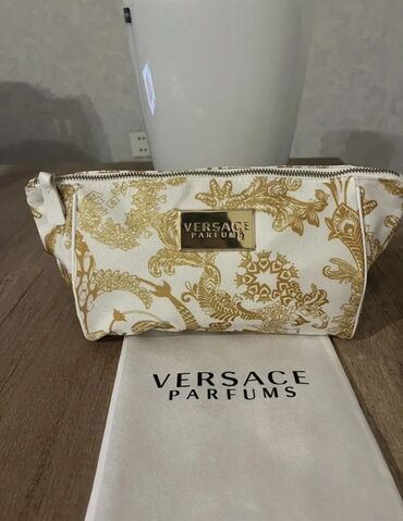 versace boyunbagi: Versace, Yeni