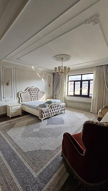 Продажа коттеджей и домов: Классический трехэтажный дом с благоустроенным двором и премиальной — 10