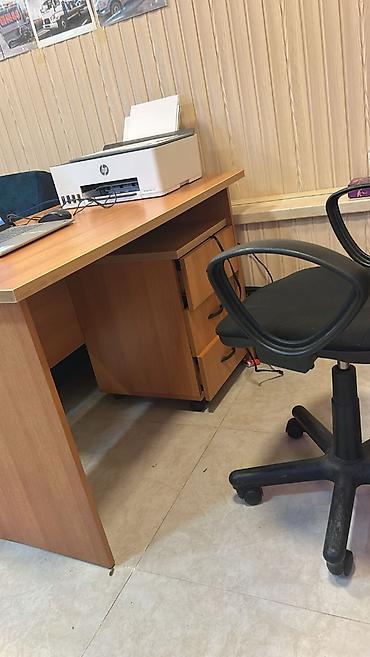 Ofis mebeli: İşlənmiş, İşçi üçün, Dördbucaq masa — 1