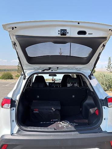 toy gulu: Toyota Corolla Cross: 0.2 l | 2025 il Krossover — 7