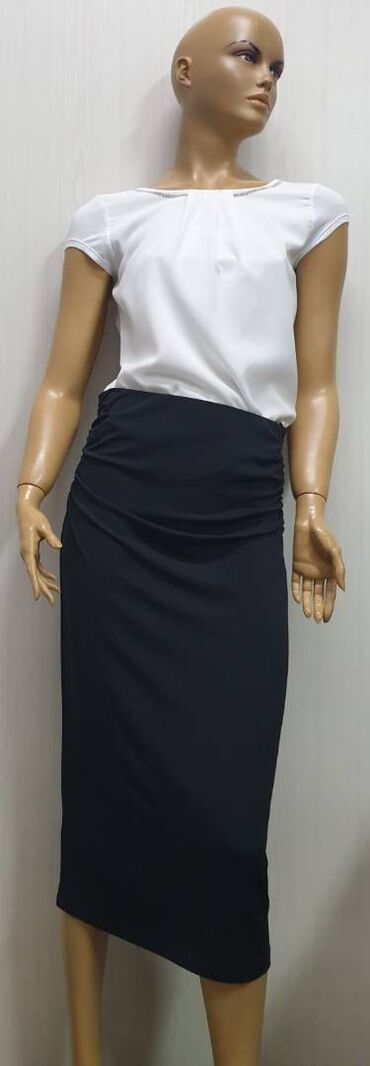 h: M (EU 38), color - Black