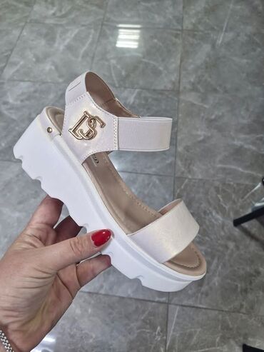 zara нови сад – слике: Sandals