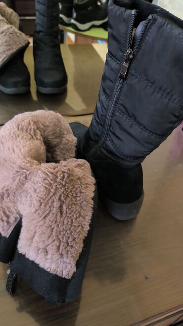 зимный красофка: Зимние женские сапоги-дутики черного цвета. Особенности: - Утепление