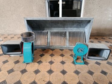 Другое оборудование для кафе, ресторанов: На продажу промышленная вытяжка для кухни (кафе, ресторанов) размеры