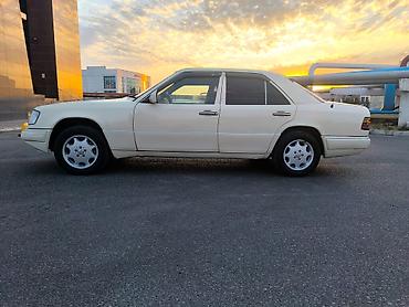 kuzu: Mercedes-Benz E 250: 2.5 l | 1994 il Sedan — 10
