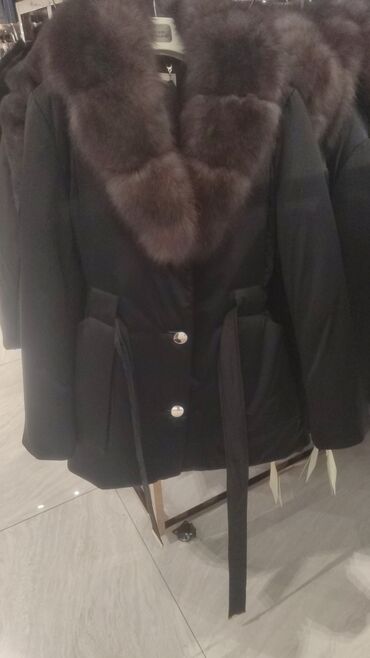 Пуховики и зимние куртки: Пуховик, Короткая модель, Ультралегкий, С поясом, С мехом, Все размеры — 17