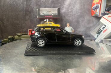 Avtomobil modelləri: BMW, 2004 il, 1:35, Dəmir, Ödənişli çatdırılma — 8
