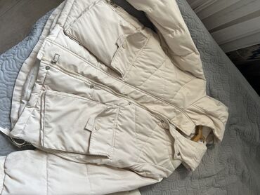 спортивное оборудование: Продаю куртку осенние