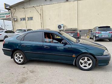 вольво кенгуратник: Toyota Avensis: 2002 г., 1.8 л, Автомат, Бензин, Хэтчбэк — 3