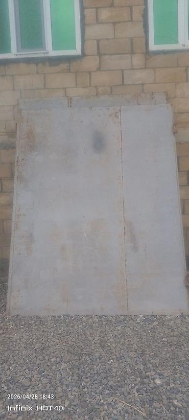 Qapılar və aksessuarlar: Metal qapı panelləri – 2 ədəd - Material: qalın metal təbəqə — 2