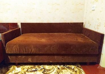 односпальный диван: Диван-кровать, цвет - Коричневый, Б/у