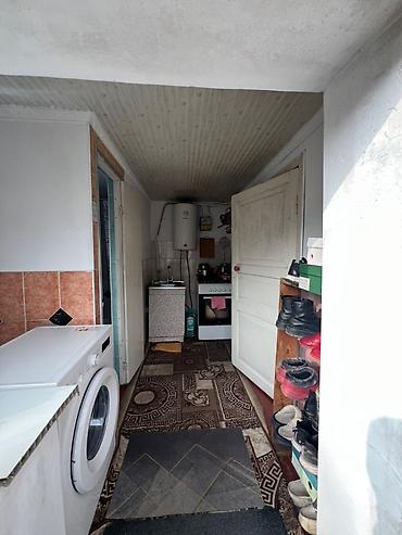 Продажа полдома: 📌Продаётся полДома с Участком, В районе Пишпека 4-соток, Дом-40м — 15