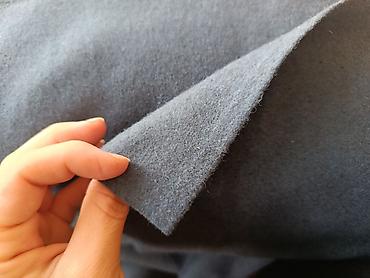 2 ci perde: Qalın keçə parça – tünd boz rəngdə, rulon şəklində - Material: sıx — 3