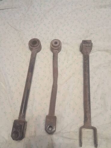 Опорные подушки амортизаторов: Опорная подушка амортизатора Nissan 2005 г., Б/у, Оригинал, США — 19