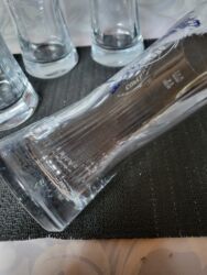 Čaše: Case nove za pivo Tuborg. Nove vintaz case,komada 6 u ceni — 13