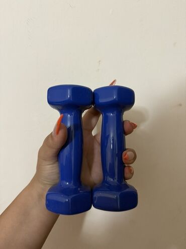 Əlcəklər: Boks və fitnes dəsti Dəst tərkibi: - Venum markalı boks əlcəkləri — 5