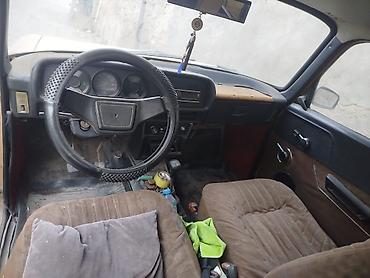 VAZ (LADA): VAZ 2101, 4 qapılı sedan Xüsusiyyətlər: - Ban: klassik sedan, bej — 1