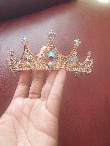 patike za vodu novi sad: Hair crown, color - Gold