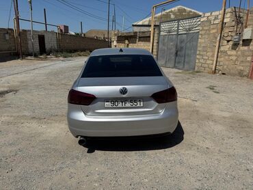 Volkswagen: Volkswagen Passat: 2 l | 2014 il Sedan — 8