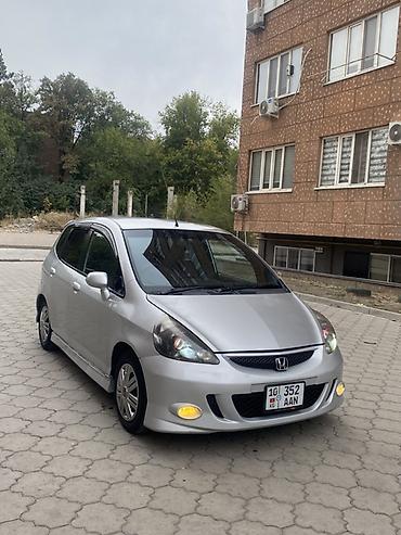 Honda: Honda Fit: 2002 г., 1.5 л, Вариатор, Бензин, Хэтчбэк — 2