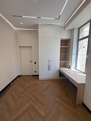 недвиж: 3 комнаты, 122 м², 3 этаж — 8