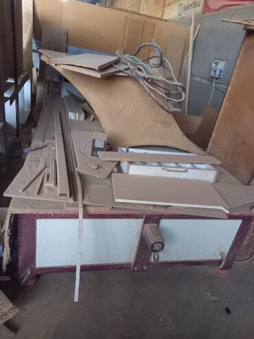 Mebel və taxta dəzgahları: CNC 4000 man, frez dəzgahı 1200 man,reysmus 40sm-lik 1100 — 11