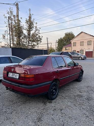 Volkswagen: Volkswagen Vento: 1994 г., 1.8 л, Механика, Бензин, Седан — 3