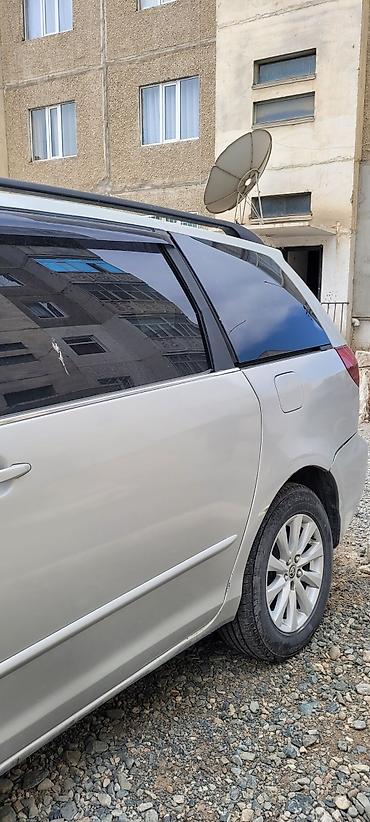 camry 5: Toyota Sienna: 2004 г., 3.3 л, Газ, Минивэн — 4