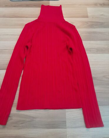 Dəstlər, kostyumlar: Hər biri 5 azn. xs s, l razmer var 1) Zolaqlı kardiqan - Rəng: yaşıl — 2