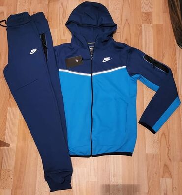 Trenerke: Top Ponuda . NIKE TECH FLEECE TRENERKE Cena 4400 dinara Veličine S M — 11