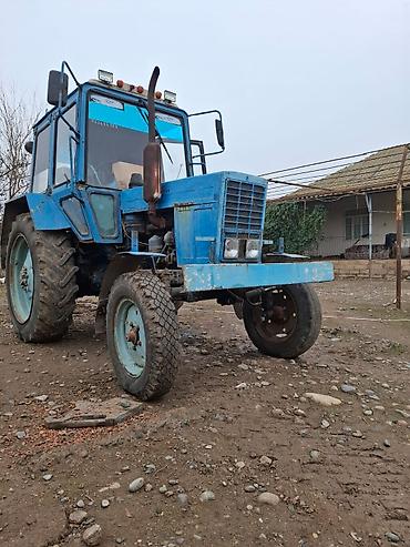 Digər kənd təssərüfat avadanlığı: Mavi rəngli təkərli kənd təsərrüfatı traktoru - Kabinli, panoram — 4