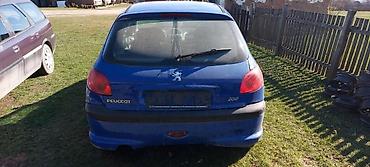 auto pragovi: PEUGEOT 206 - KOMPLETAN AUTO U DELOVIMA | peugeot 206 1.1 benzin — 4
