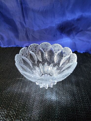 Činije: Bombonijera nova kristal,led kristal nemacka 80te na lalafo.rs — 2 Činije: Bombonijera nova kristal,led kristal nemacka 80te — 2