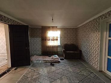 дом верхний орок: Продаётся жилой дом с большим двором и хозяйственным двором. Нижний — 9