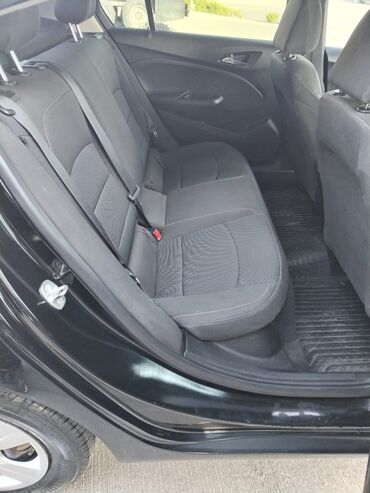 Chevrolet: Chevrolet Cruze: 1.4 l | 2018 il 129500 km Sedan — 9