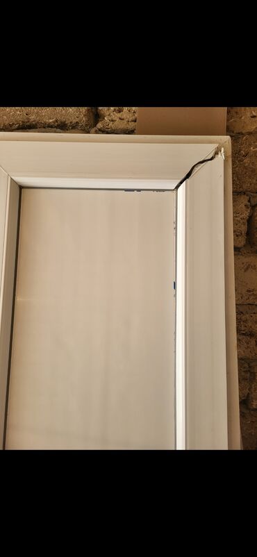 пластиковые двери для ванной: Ölçü 70×210
Qapının sınıq var