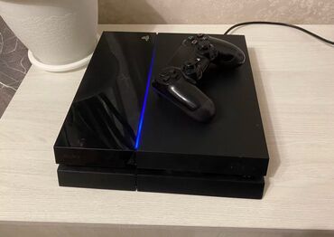 PS4 (Sony PlayStation 4): Продам Sony PlayStation 4 fat 500gb. Не прошитая. Консоль в хорошем