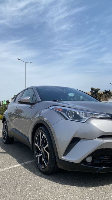 Toyota: Toyota C-HR: 2 l | 2017 il Ofrouder/SUV — 7