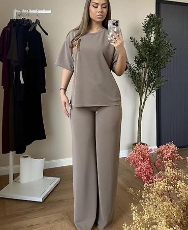 Kompleti: ✅Zenski komplet – široke pantalone i majica kratkih rukava
✅2000 din — 1