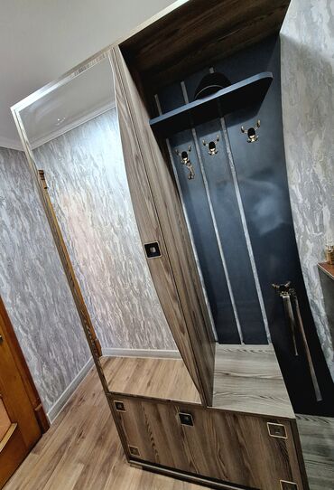 qap: İşlənmiş, Açılan, 1 qapı Dəhliz dolabı