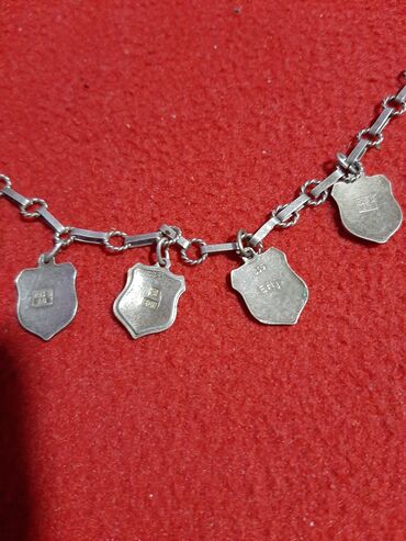 Ostali nakit: Narukvica stara srebrna 835 finoce sa srebrnim privescima na gradove na lalafo.rs — 8 Ostali nakit: Narukvica stara srebrna 835 finoce sa srebrnim privescima na gradove — 8