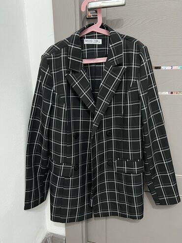 шерстяной пиджак женский: Пиджак на весну
Размер М
Цена 1200 сом