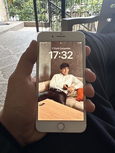 Honor: IPhone 8 Plus, 64 GB, Rose Gold, Barmaq izi, Simsiz şarj