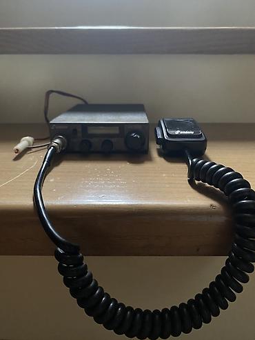 radio: CB radio stansiyası – Stabo xm3082 (+ mikrofon) Xüsusiyyətlər: - — 1