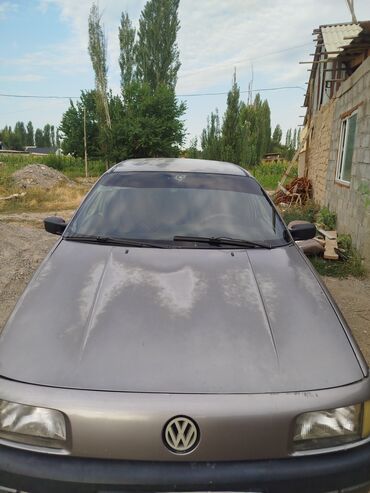 дом на колесо: Volkswagen Passat: 1991 г., 1.8 л, Механика, Бензин, Седан