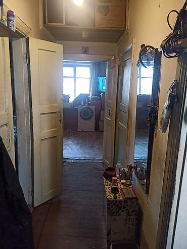 Продажа коттеджей и домов: Срочно продаю пол дома район ГоинТоголок Молдо-Шербакова,3 комнаты — 4