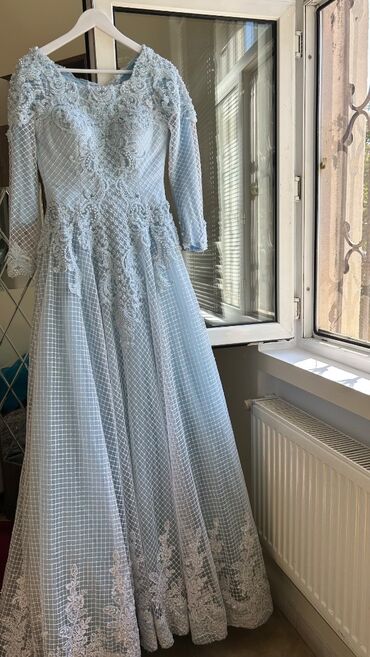 Ziyafət donları: Yaxşı vəziyyətdə, səliqəli şəkildə saxlanılmış gəlinlik, nişan — 18