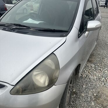 рассрочка авто фит: Honda Fit: 2001 г., 1.5 л, Автомат, Бензин, Хэтчбэк