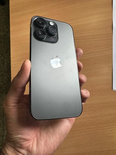 Apple iPhone: IPhone 14 Pro, Б/у, 256 ГБ, Black Titanium, Зарядное устройство, Защитное стекло, Чехол, 84 %