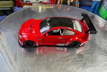 Avtomobil modelləri: Коллекционная модель BMW M3 E92 GT2 Red 2009 UNI Fortune Scale 1:32 — 10